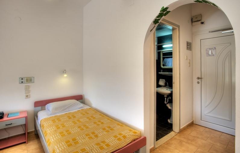 Armonia Hotel Matala Rum bild