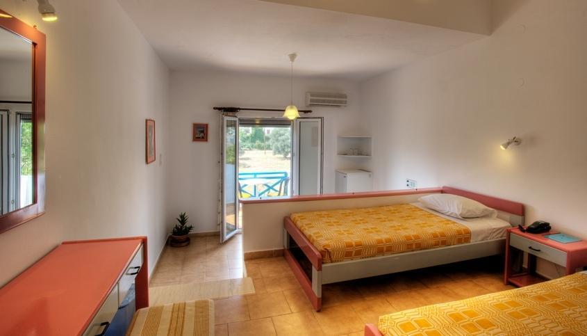 Armonia Hotel Matala Rum bild